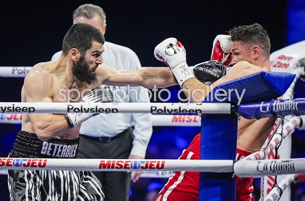 Artur Beterbiev Canada punches Callum Smith England World Title Fight 2024