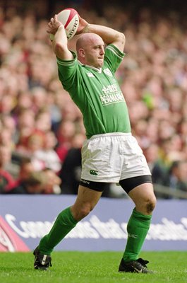 Keith Wood Ireland Lineout throw v Wales Six Nations 2001