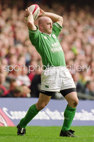 Keith Wood Ireland Lineout throw v Wales Six Nations 2001
