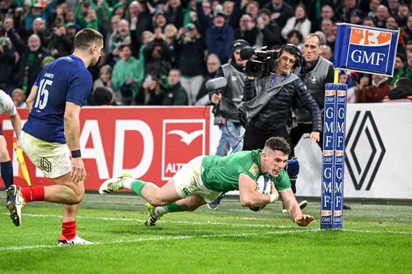 Calvin Nash Ireland scores v France Marseille Six Nations 2024