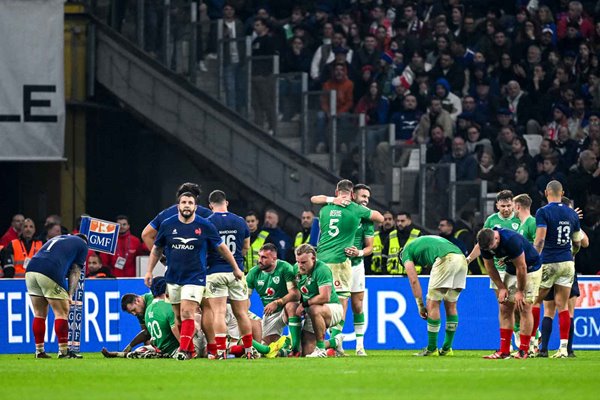 Ireland celebrate Final Whistle v France Marseille Six Nations 2024