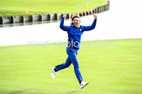 Tommy Fleetwood Europe celebrates 2018 Ryder Cup