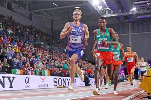 Josh Kerr Great Britain passes Selemon Barega to win 3000m World Indoors Glasgow 2024