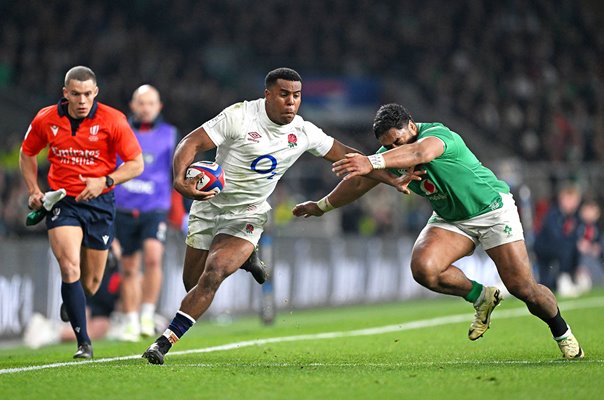 Immanuel Feyi-Waboso England v Bundee Aki reland Six Nations Twickenham 2024