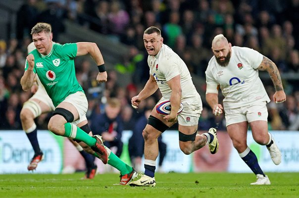 Ben Earl England breaks clear v Ireland Six Nations Twickenham 2024