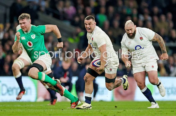 Ben Earl England breaks clear v Ireland Six Nations Twickenham 2024