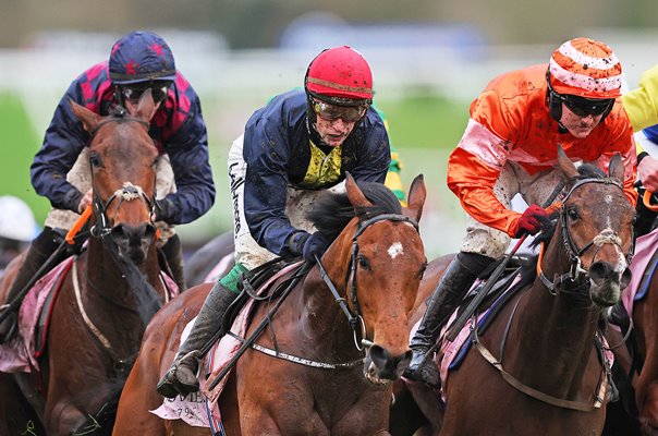 J J Slevin & Lark In The Mornin win Juvenile Handicap Hurdle Cheltenham 2024