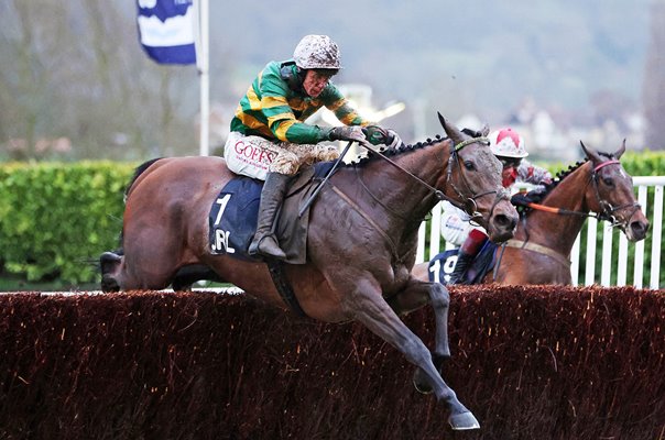 Inothewayurthinkin & Mr Derek O'Connor win Amateur Jockeys Handicap Chase Cheltenham 2024 