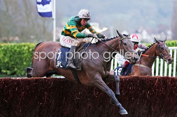 Inothewayurthinkin & Mr Derek O'Connor win Amateur Jockeys Handicap Chase Cheltenham 2024