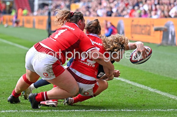 Gwenllian Pyrs & Jenny Hesketh can't stop Ellie Kildunne England try Women's Six Nations 2024
