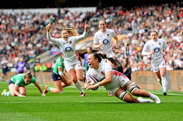 Maddie Feaunati England scores v Ireland Women's Six Nations 2024