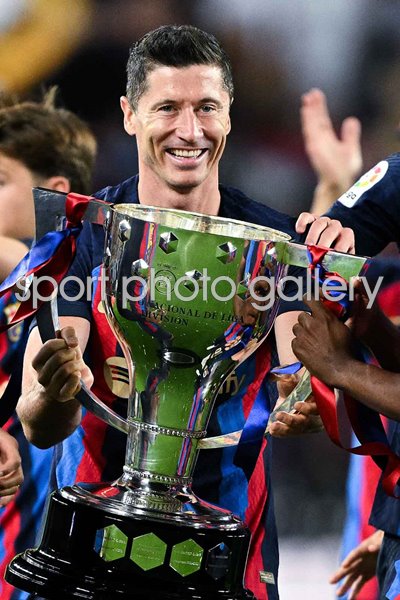 Robert Lewandowski Barcelona celebrates with La Liga trophy Camp Nou 2023