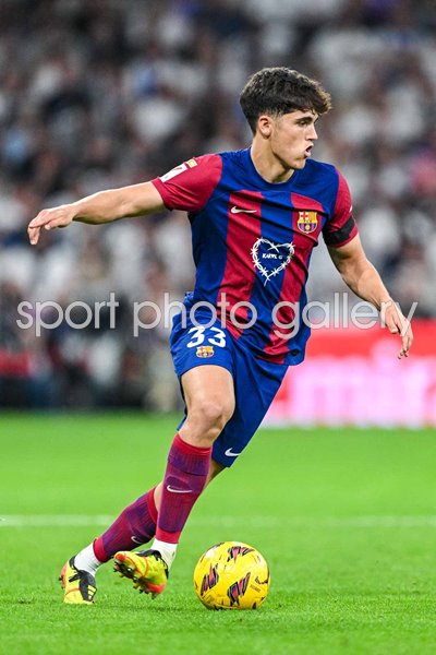 Pau Cubarsi Barcelona v Real Madrid La Liga Estadio Santiago Bernabeu 2024