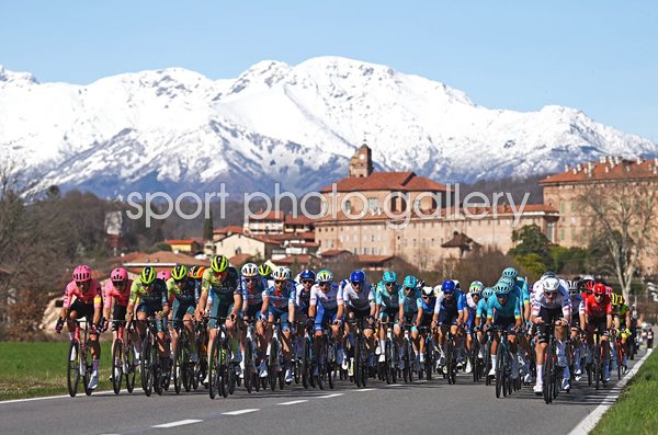 Peloton passes Aglie Village Milano-Torino 2024