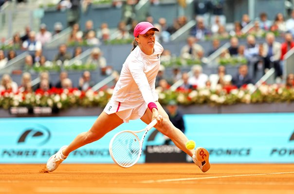Iga Swiatek Poland low forehand v Madison Keys Madrid Open 2024