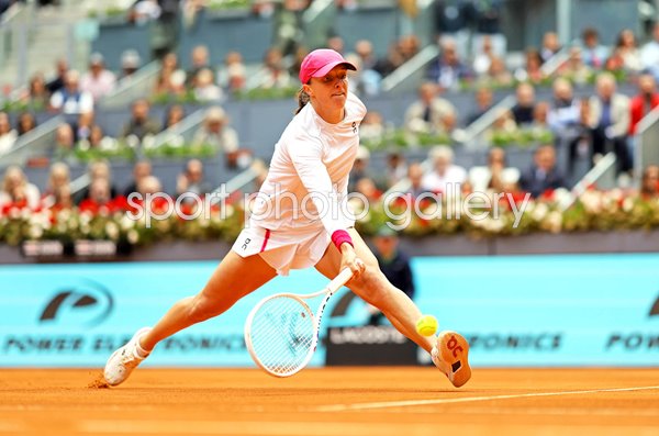 Iga Swiatek Poland low forehand v Madison Keys Madrid Open 2024