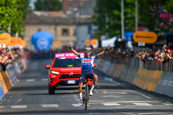 Julian Alaphilippe France wins Stage 12 Martinsicuro to Fano Giro d'Italia 2024