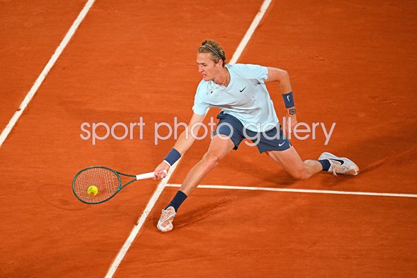 Sebastian Korda USA forehand v Carlos Alcaraz French Open Paris 2024
