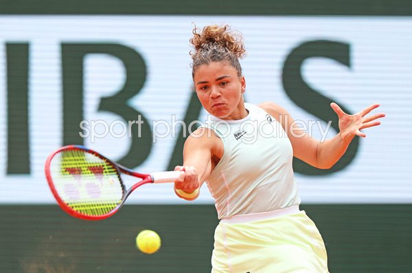Jasmine Paolini Italy serves v Elena Rybakina French Open Paris 2024