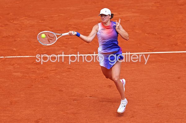 Iga Swiatek Poland forehand v Marketa Vondrousova French Open 2024