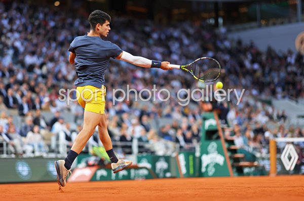 Carlos Alcaraz Spain power forehand v Stefanos Tsitsipas French Open 2024