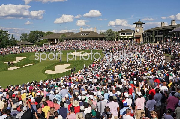 Scottie Scheffler USA 18th green final round The Memorial Tournament 2024
