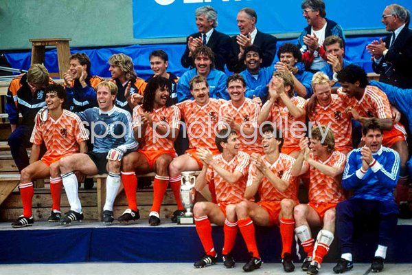 Netherlands Team celebrate winnign EURO 1988