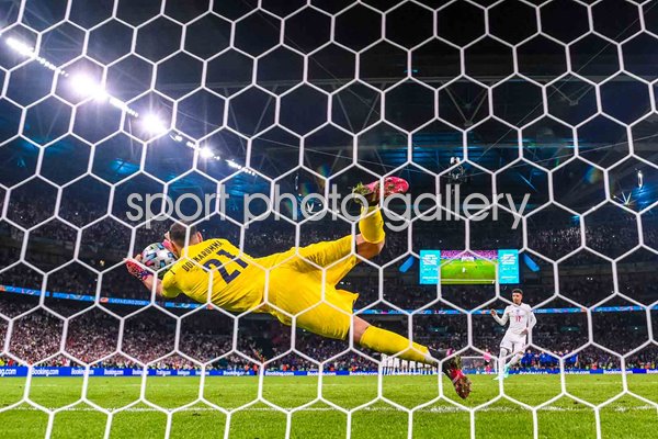 Gianluigi Donnarumma Italy saves Jadon Sancho penalty Euro 2020 Final Wembley