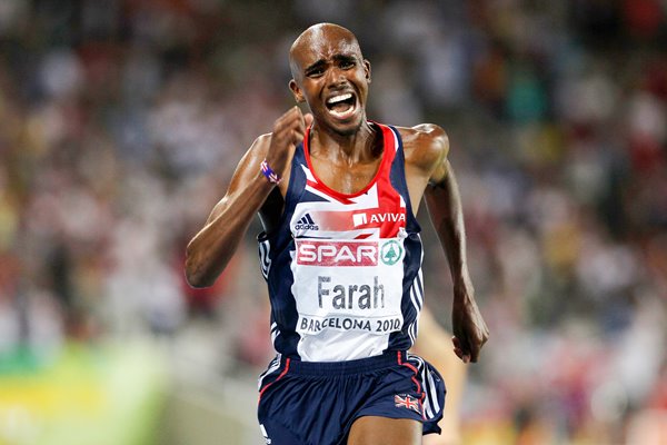Mo Farah sprints for the line in the 5000m