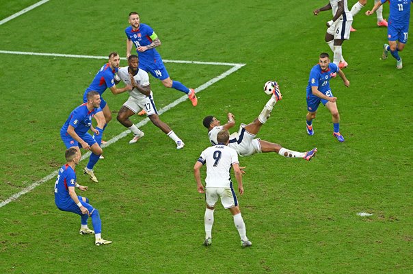 Jude Bellingham England scores equaliser v Slovakia Last 16 EURO 2024