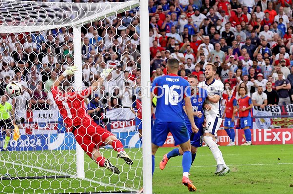 Harry Kane England scores winner v Slovakia Last 16 Gelsenkirchen EURO 2024