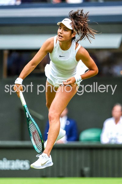 Emma Raducanu Great Britain serves v Renata Zarazua Wimbledon 2024