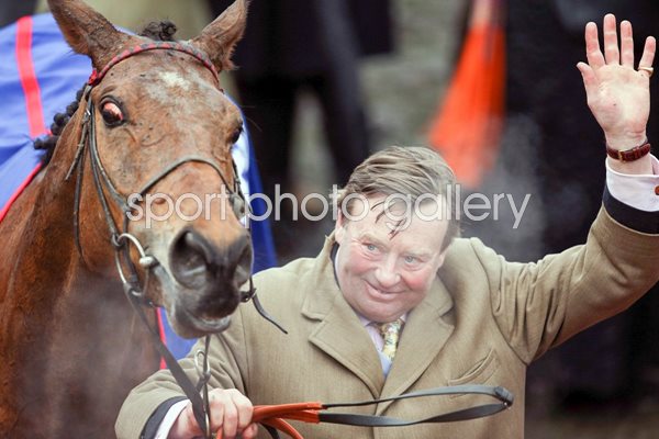 Trainer Nicky Henderson & Gold Cup winner Bobs Worth