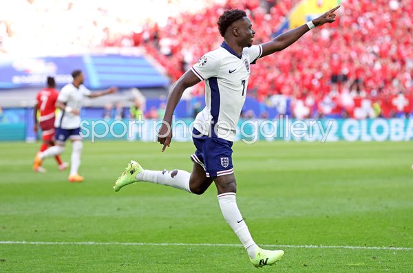 Bukayo Saka England celebrates late equaliser v Switzerland EURO 2024