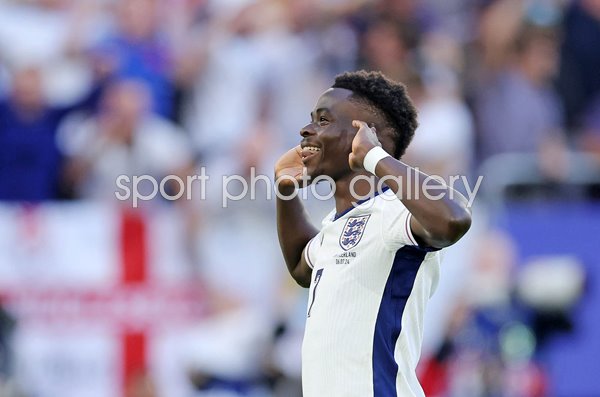 Bukayo Saka England celebrates penalty v Switzerland EURO 2024