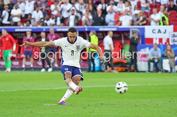 Trent Alexander-Arnold scores winning penalty v Switzerland EURO 2024