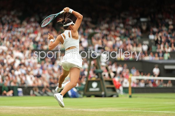 Emma Raducanu Great Britain forehand v Lulu Sun Wimbledon 2024