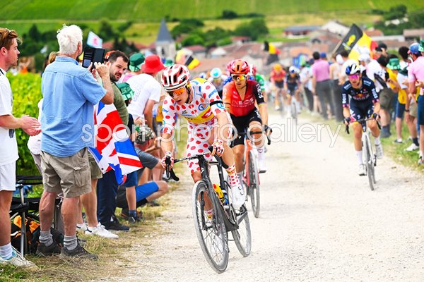 Jonas Abrahamsen Norway gravel stones Stage 9 Tour de France 2024
