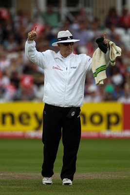  Umpire Tony Hill England v Pakistan 2010