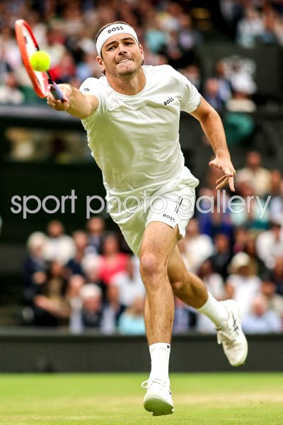 Taylor Fritz USA stretch forehand v Alexander Zverev Wimbledon 2024