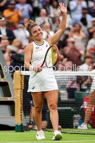 Jasmine Paolini Italy celebrates win v Emma Navarro USA Quarter-Final Wimbledon 2024