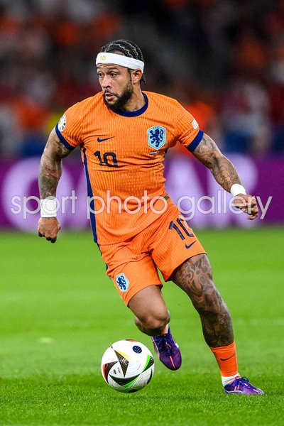 Memphis Depay Netherlands on the ball v Turkey Quarter-Final Berlin Germany EURO 2024