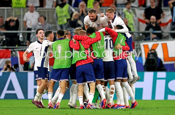England celebrate Ollie Watkins winning goal v Netherlands Semi-Final EURO 2024