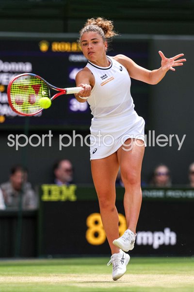 Jasmine Paolini Italy forehand v Donna Vekic Semi Final Wimbledon 2024
