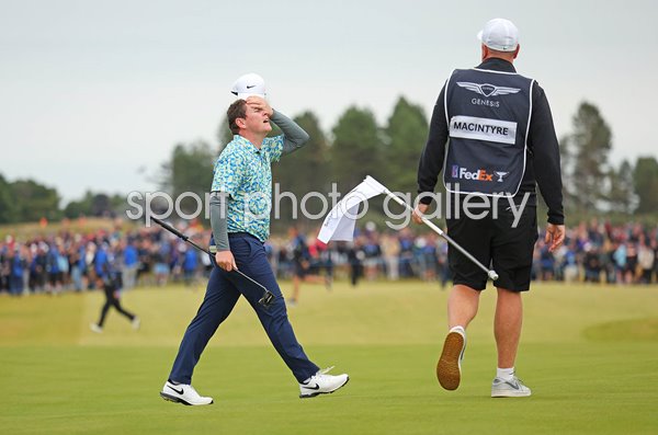 Robert MacIntyre Scotland celebrates Scottish Open win North Berwick 2024
