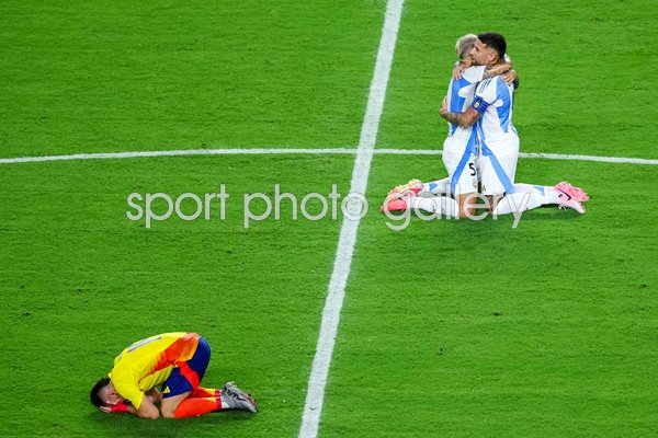 Leandro Paredes & Nicolas Otamendi Argentina celebrate Copa America win Miami 2024 