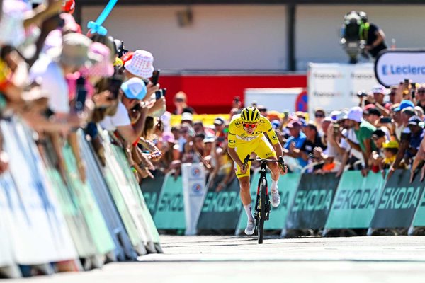 Tadej Pogacar Slovenia sprint finish Stage 17 Superdevoluy Tour de France 2024