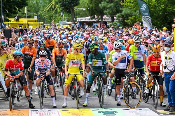Jersey leaders line up ahead of start Stage 19 Embrum Tour de France 2024 