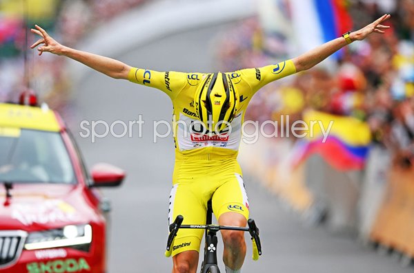 Tadej Pogacar Slovenia trademark celebration Stage 19 win Tour de France 2024