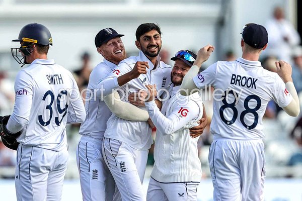 Shoaib Bashir & England celebrate v West Indies Trent Bridge Test 2024